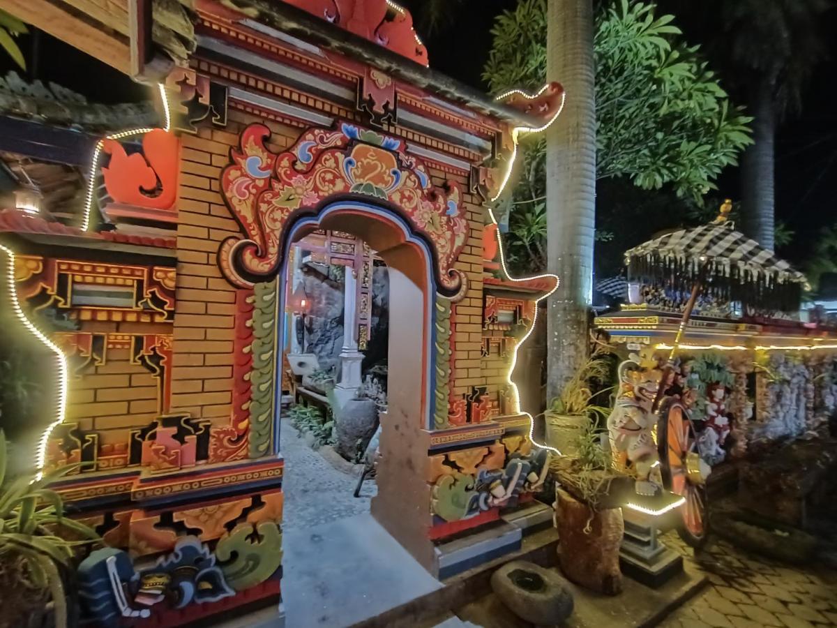 होटल Binaria Museum Lovina (Bali)